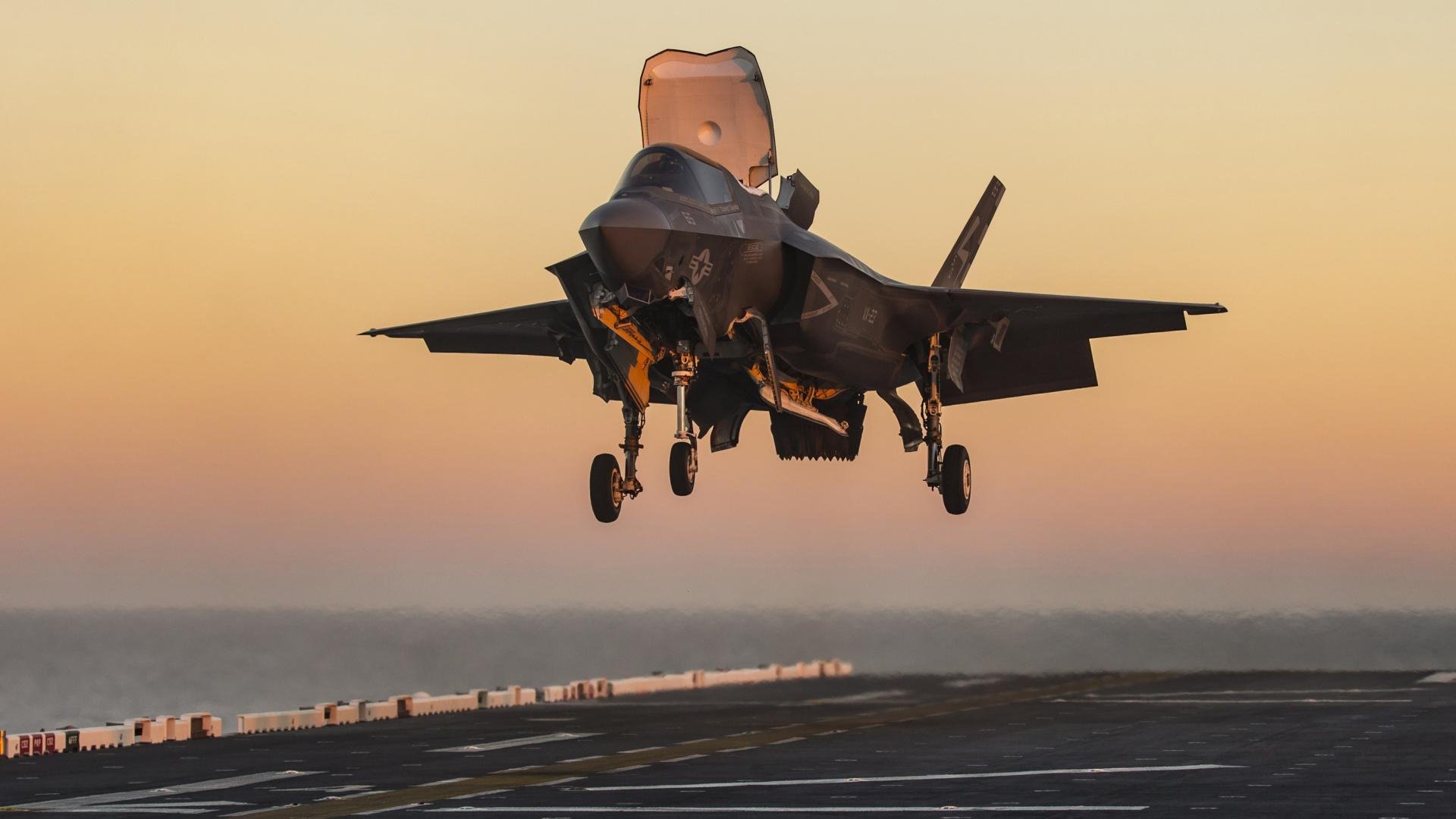 边路快马持续爆发成为进攻体系中的关键支点,边路进攻的战术配合基本方法